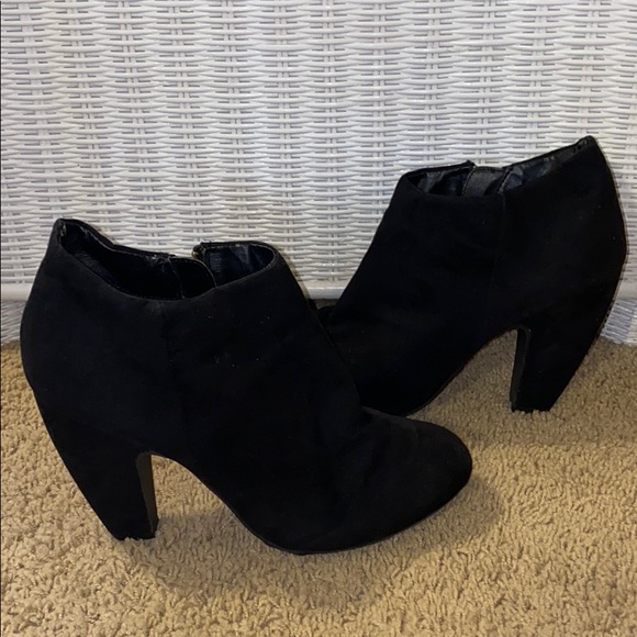 Booties - Picture 3 of 6